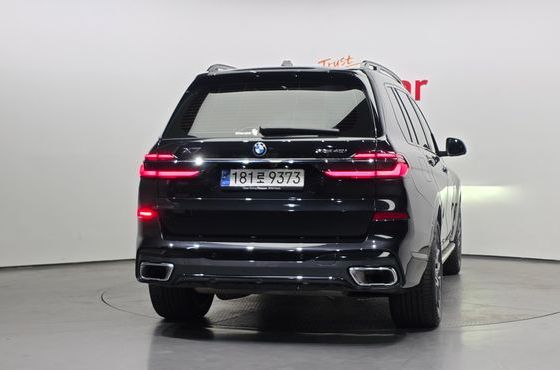 BMW X7 xDrive 40i M Sport 7STR — пробег 13 110 км — фото 4 из 5