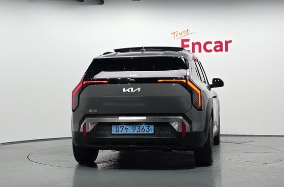 Kia EV3 Long Range 2WD Earth — пробег 11 714 км — фото 4 из 5