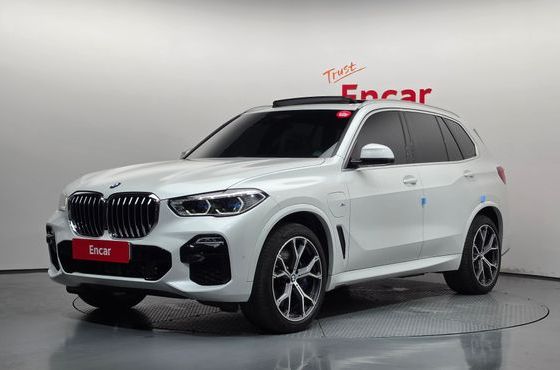 BMW X5 xDrive 45e M Sport — пробег 38 934 км — фото 1 из 5
