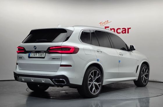 BMW X5 xDrive 45e M Sport — пробег 38 934 км — фото 2 из 5