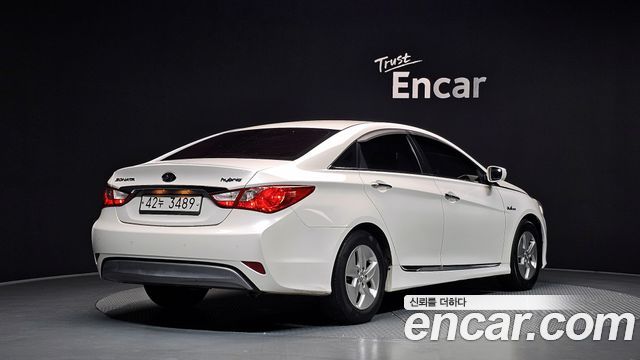 Hyundai Sonata 2.0 Smart — пробег 267 992 км — фото 2 из 5