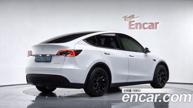 Tesla Model Y Long Range AWD — пробег 72 026 км — фото 2 из 5