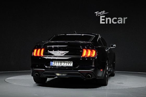 Ford Mustang Coupe — пробег 44 500 км — фото 4 из 5