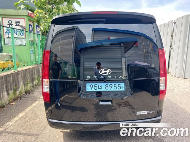 Hyundai Staria EV Cargo 5-Seater Modern — пробег 500 км — фото 3 из 5