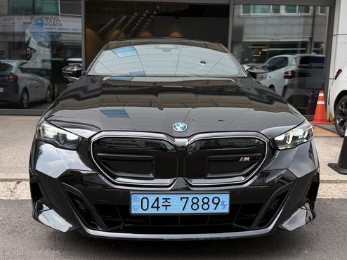 BMW i5 M60 xDrive — пробег 537 км — фото 1 из 5