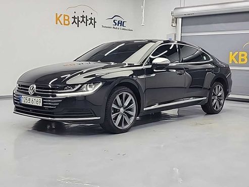 Volkswagen Arteon 2.0 TDI Presige 4Motion — пробег 121 122 км — фото 1 из 5