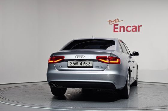 Audi A4 30 TDI Dynamic B8 — пробег 83 877 км — фото 4 из 5
