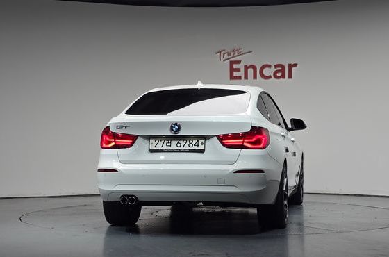 BMW Gran Turismo GT 320d — пробег 86 925 км — фото 4 из 5