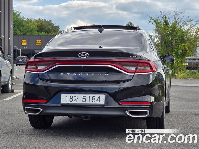 Hyundai Grandeur 2.2 Diesel Premium Special — пробег 117 000 км — фото 2 из 5