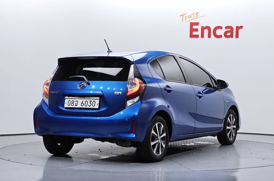Toyota Prius 1.5 — пробег 137 965 км — фото 2 из 5