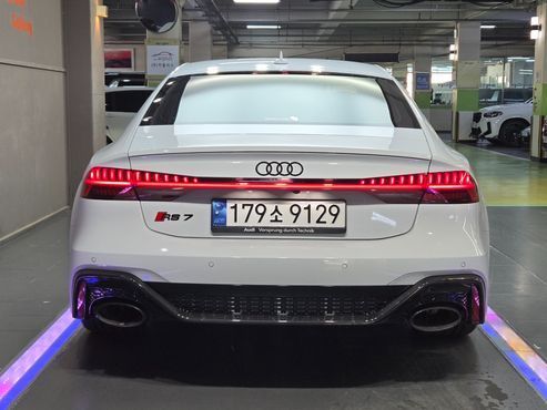 Audi RS7 4.0 TFSI Quattro — пробег 14 812 км — фото 4 из 5