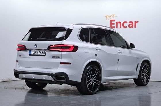 BMW X5 M50i — пробег 50 947 км — фото 2 из 5