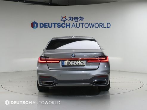 BMW 7-Series 740Li xDrive M Sport Package — пробег 159 605 км — фото 4 из 5