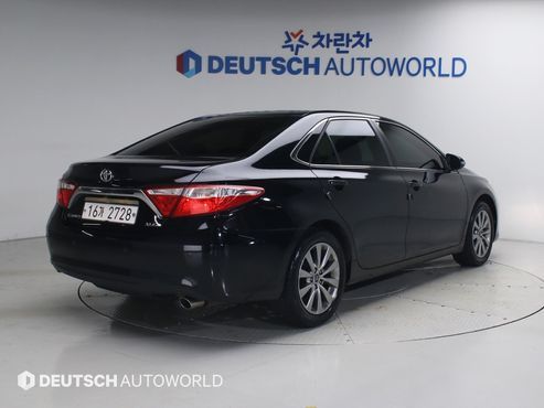 Toyota Camry 2.5 XLE — пробег 85 569 км — фото 2 из 5