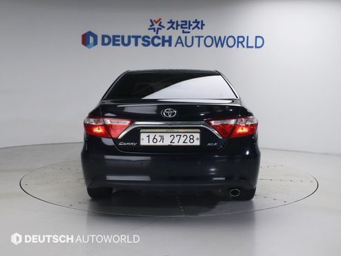 Toyota Camry 2.5 XLE — пробег 85 569 км — фото 4 из 5
