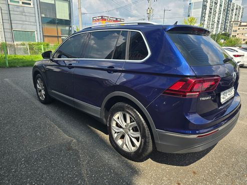 Volkswagen Tiguan 2.0 TDI Premium — пробег 71 699 км — фото 2 из 5