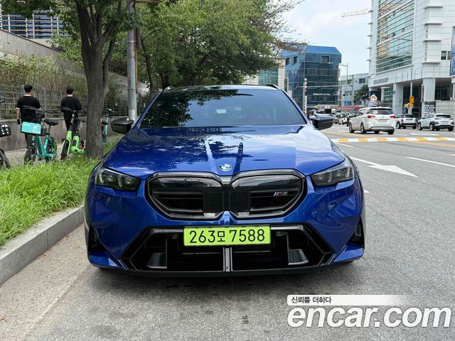 BMW M5 M5 Touring — пробег 5 631 км — фото 1 из 5