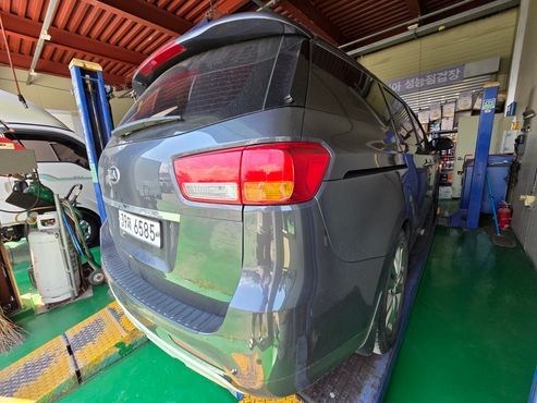 Kia Carnival 9-seater Prestige — пробег 150 000 км — фото 5 из 5