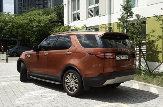 Land Rover Discovery 3.0 SD6 HSE Luxury — пробег 193 300 км — фото 2 из 5