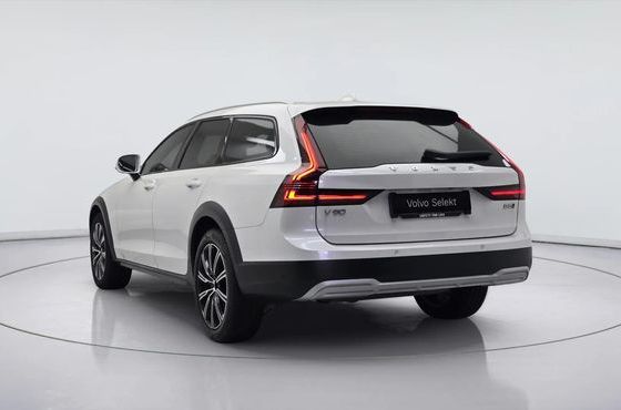 Volvo V90 B5 Ultra AWD — пробег 5 681 км — фото 4 из 5