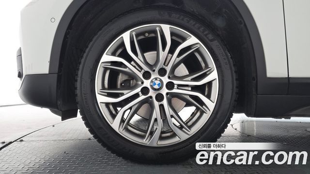 BMW X1 xDrive 18d Premium — пробег 68 134 км — фото 5 из 5