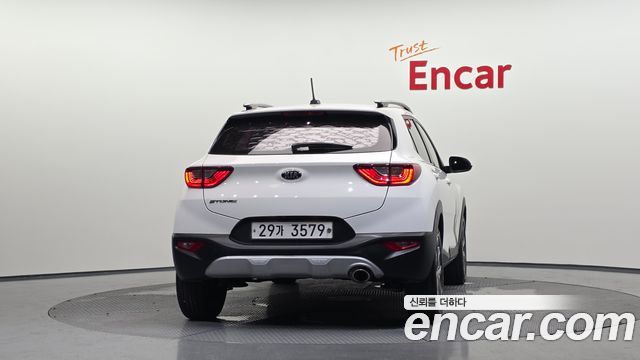 Kia Stonic из Кореи Encar
