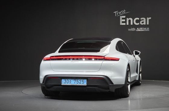 Porsche Taycan Base — пробег 34 912 км — фото 4 из 5