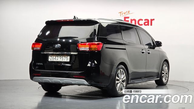 Kia Carnival из Кореи Encar