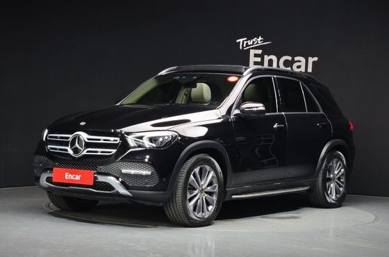 Mercedes-Benz GLE-Class GLE300d 4MATIC — пробег 27 663 км — фото 1 из 5