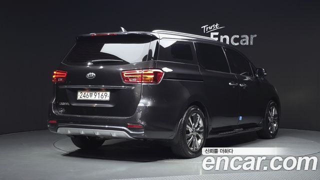 Kia Carnival из Кореи Encar
