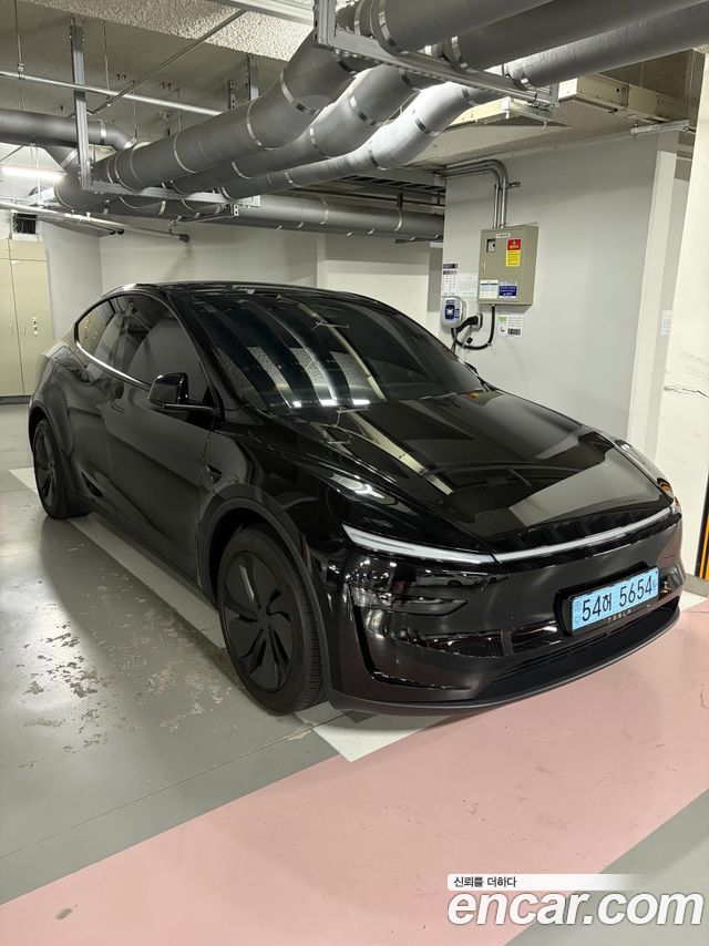 Tesla Model Y Premium Long Range AWD — пробег 4 178 км — фото 1 из 5