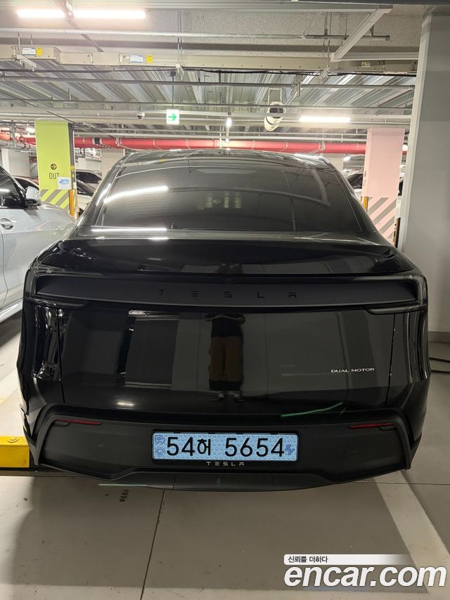 Tesla Model Y Premium Long Range AWD — пробег 4 178 км — фото 5 из 5