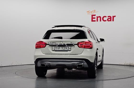 Mercedes-Benz GLA-Class GLA200d 4MATIC Activity Edition — пробег 62 831 км — фото 4 из 5