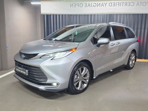 Toyota Sienna 2.5 Hybrid 2WD — пробег 5 656 км — фото 1 из 5