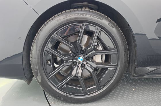 BMW i7 eDrive 50 M Sport — пробег 43 144 км — фото 5 из 5
