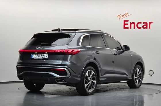 Audi Q5 40 TFSI Quattro S Line — пробег 4 689 км — фото 2 из 5