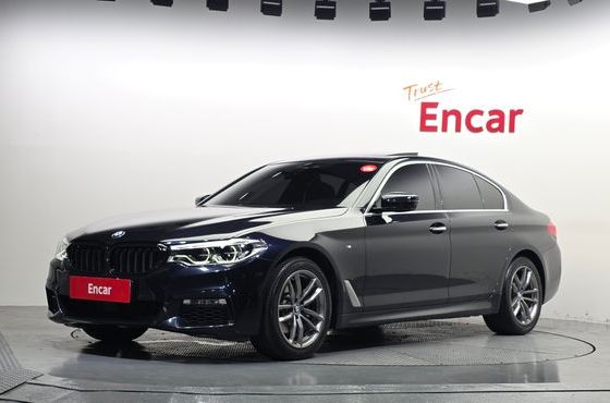 BMW 5-Series 520d xDrive M Sport Package Plus — пробег 113 243 км — фото 1 из 5