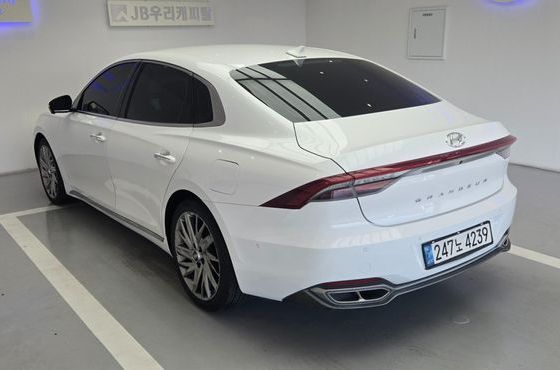 Hyundai Grandeur 3.3 Calligraphy — пробег 154 000 км — фото 3 из 5