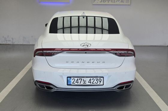 Hyundai Grandeur 3.3 Calligraphy — пробег 154 000 км — фото 4 из 5