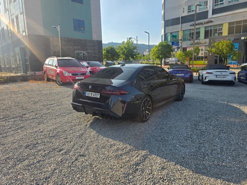 BMW M5 M5 Sedan — пробег 3 900 км — фото 3 из 5