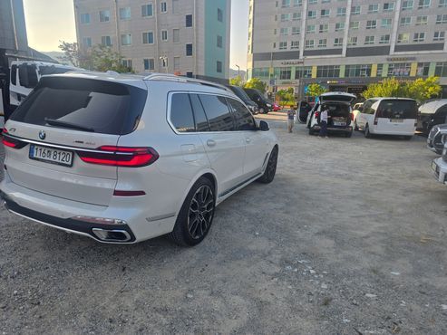 BMW X7 xDrive 40d M Sport 7 STR — пробег 7 800 км — фото 5 из 5