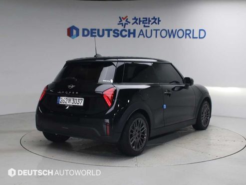 Mini Cooper Essential — пробег 34 900 км — фото 2 из 5