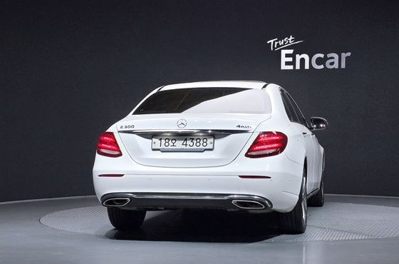Mercedes-Benz E-Class E300 Avantgarde — пробег 108 648 км — фото 4 из 5