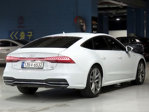 Audi A7 55 TFSI Quattro Premium — пробег 104 327 км — фото 4 из 5