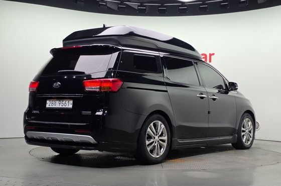 Kia Carnival 9-seater Hi-Limousine Noblesse — пробег 124 595 км — фото 2 из 5