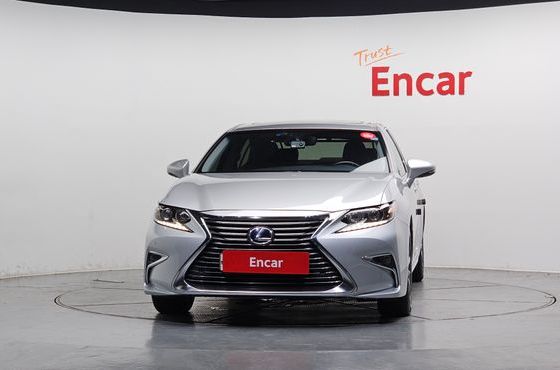 Lexus ES Supreme XV60 — пробег 179 310 км — фото 3 из 5