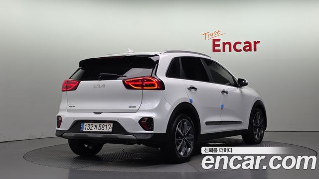 Kia Niro 1.6 HEV Signature — пробег 117 969 км — фото 2 из 5