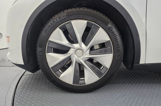 Tesla Model Y Long Range AWD — пробег 59 463 км — фото 5 из 5