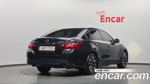 Nissan Altima из Кореи Encar