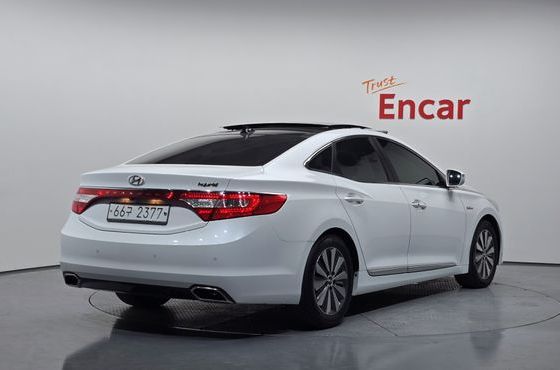 Hyundai Grandeur Premium — пробег 125 631 км — фото 2 из 5